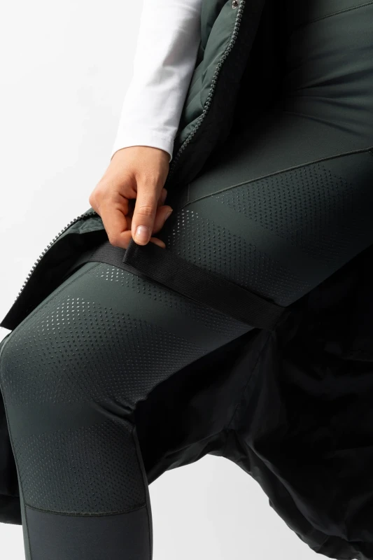 Długi ocieplany bezrękawnik jeździecki6.webp